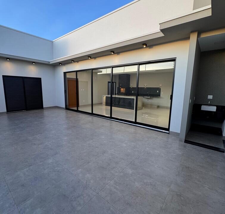 WhatsApp Image 2026-04-22 at 10.00.40