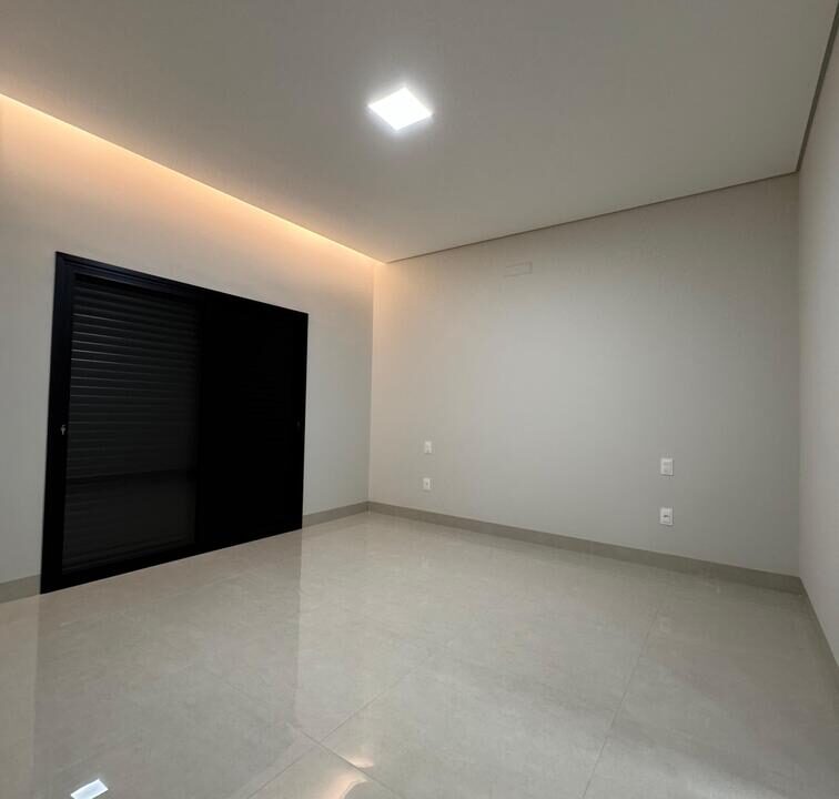 WhatsApp Image 2026-04-22 at 10.00.42 (2)